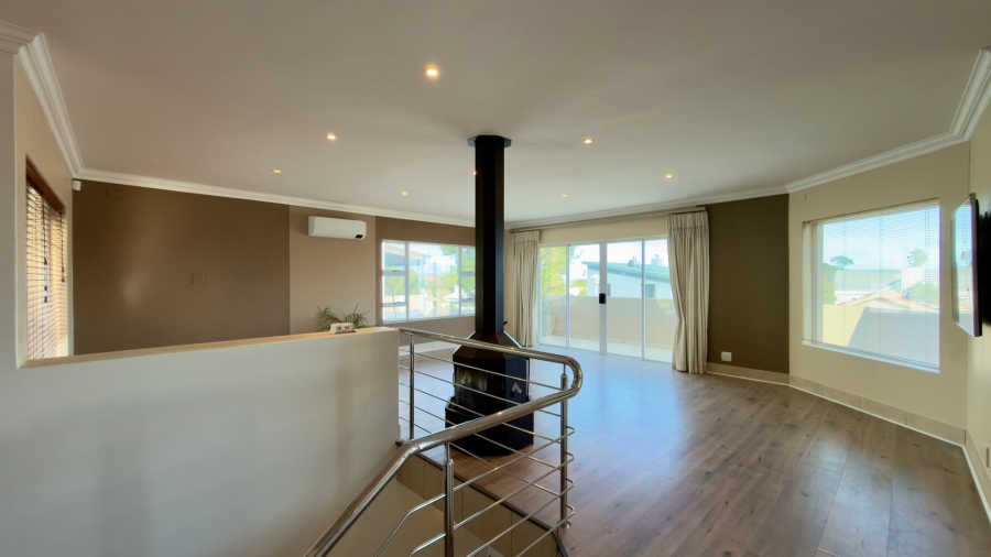 3 Bedroom Property for Sale in Olive Grove Western Cape